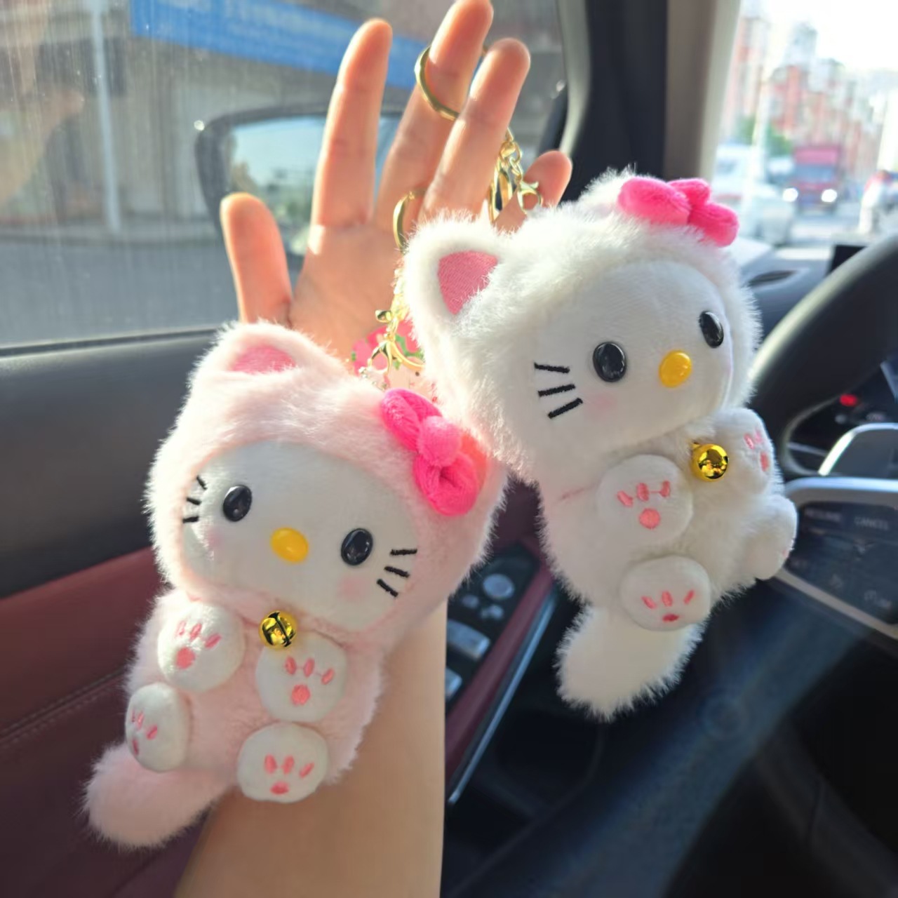 Car Accessories Etsy - かわいいハローキティベル猫ペンダント、猫の装飾品、車のペンダント、飾り、かわいい誕生日プレゼント