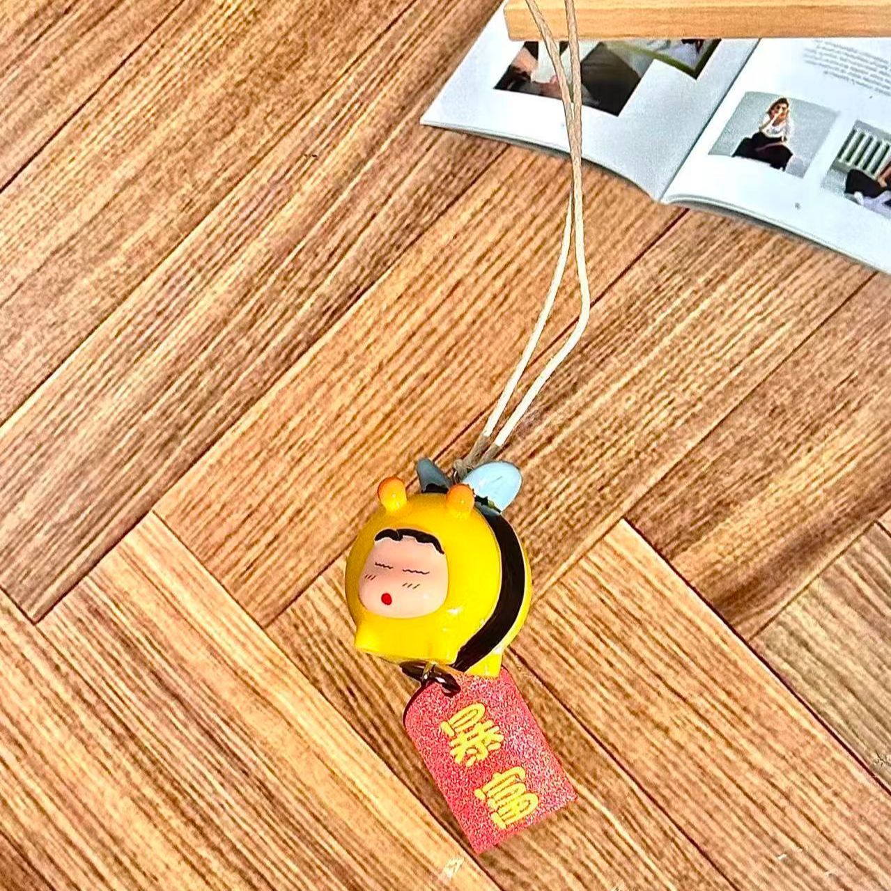 クレヨンしんちゃん ハチのコスプレフィギュア 車用吊り下げペ - Car Accessories Etsy のレビューと価格